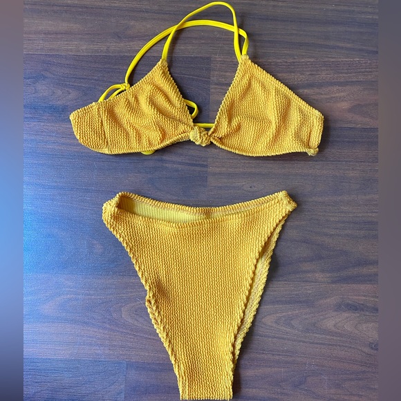 SOLD Skatie yellow bikini - Picture 2 of 5
